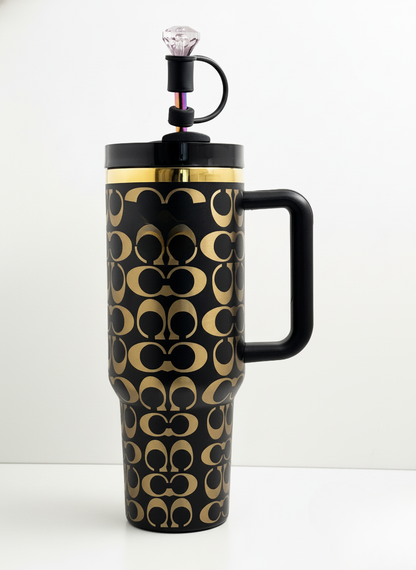 1,18 l Edelstahl Thermobecher mit holografischem Monogramm – Schwarz-Gold