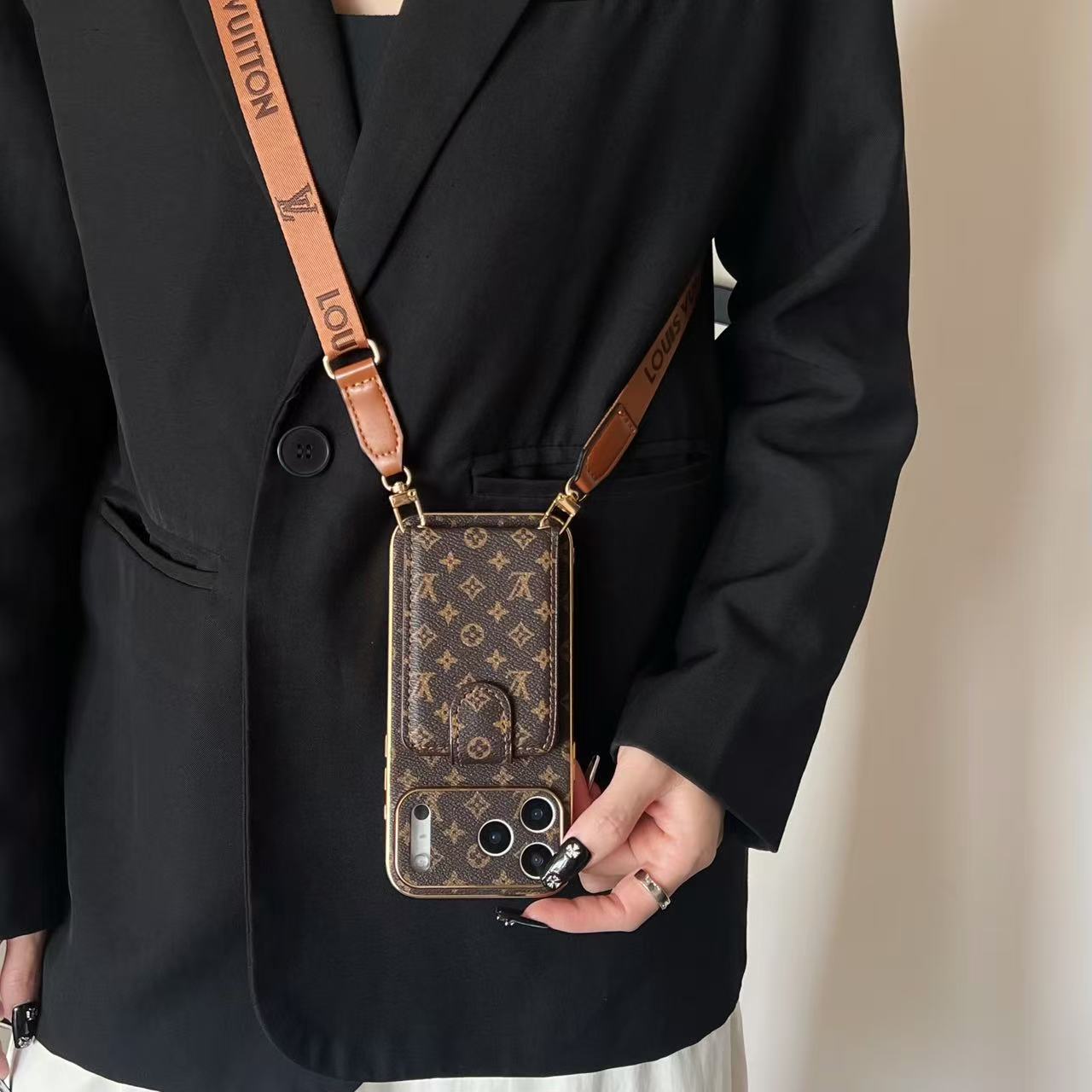 Luxury iPhone Lederhülle mit Kartenfach & abnehmbarem Trageriemen